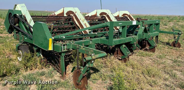 image for item DS2869 KMC 66796  peanut digger