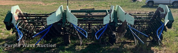 image for item DS2869 KMC 66796  peanut digger