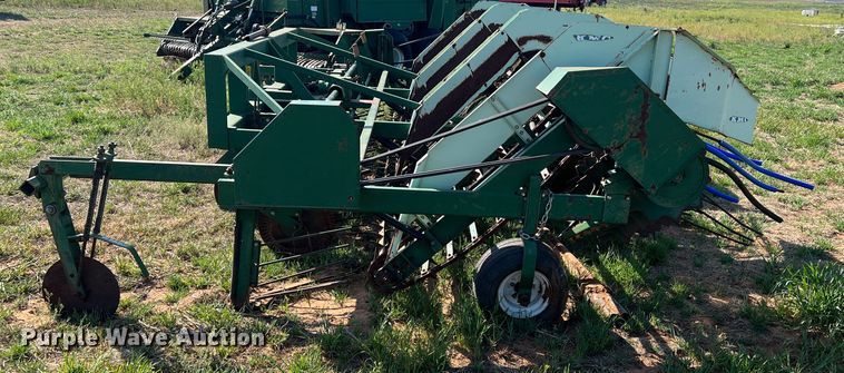 image for item DS2869 KMC 66796  peanut digger