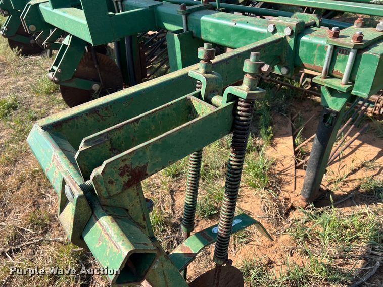 image for item DS2869 KMC 66796  peanut digger