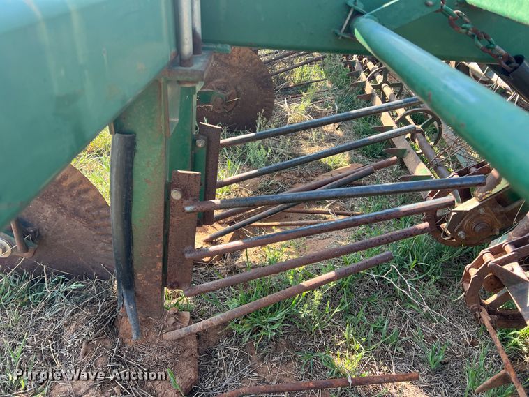 image for item DS2869 KMC 66796  peanut digger