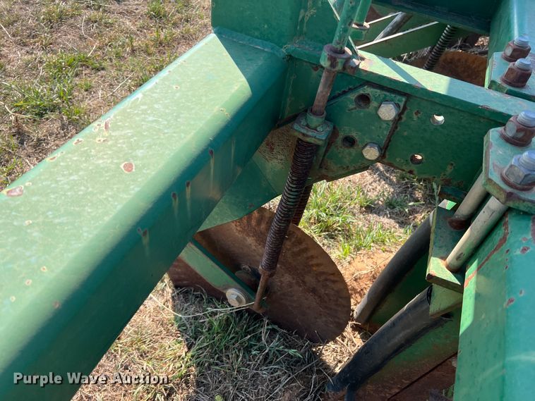 image for item DS2869 KMC 66796  peanut digger