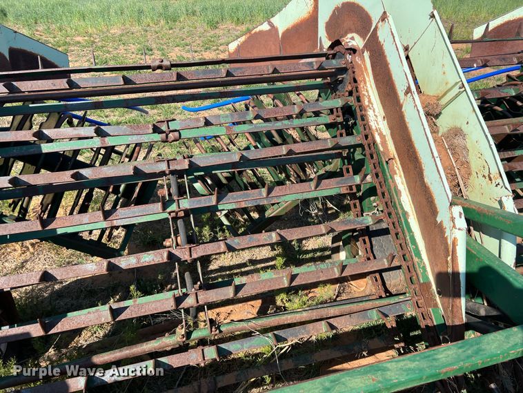 image for item DS2869 KMC 66796  peanut digger