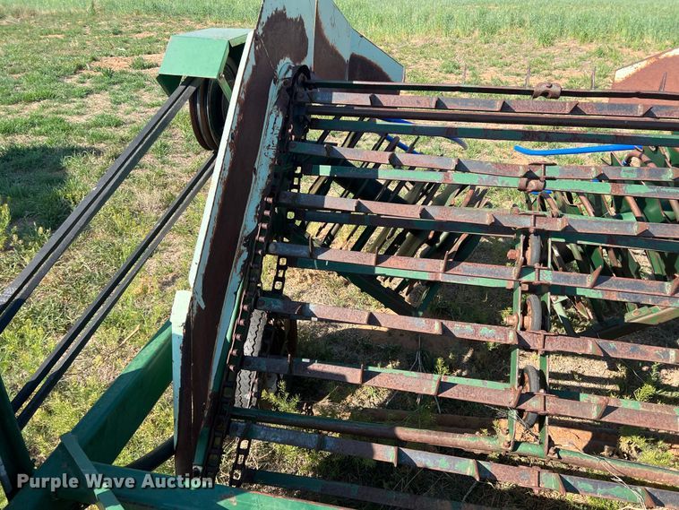 image for item DS2869 KMC 66796  peanut digger