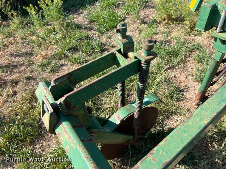 image for item DS2869 KMC 66796  peanut digger