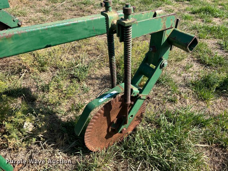 image for item DS2869 KMC 66796  peanut digger