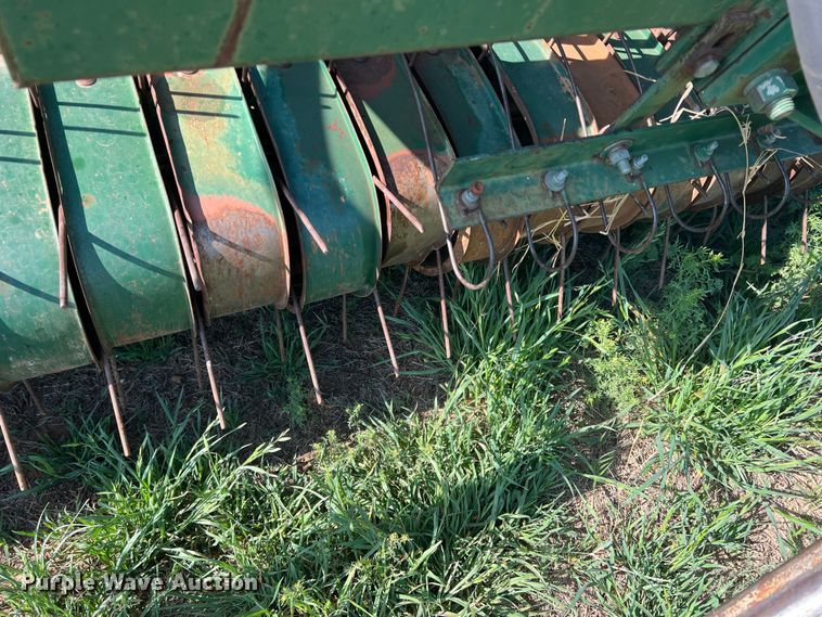 image for item DS2870 KMC  peanut combine