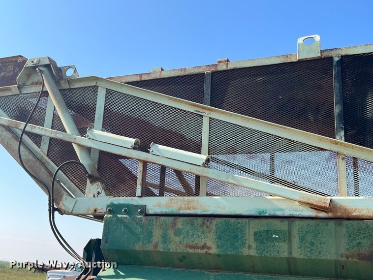 image for item DS2870 KMC  peanut combine