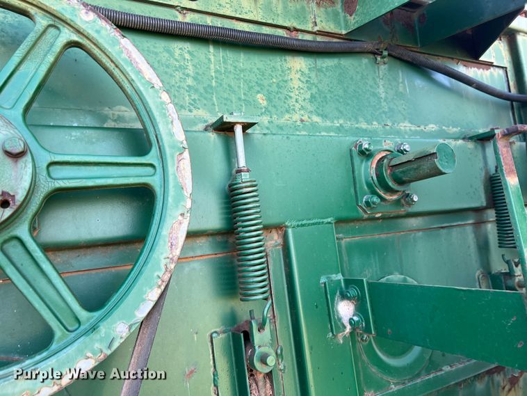 image for item DS2870 KMC  peanut combine