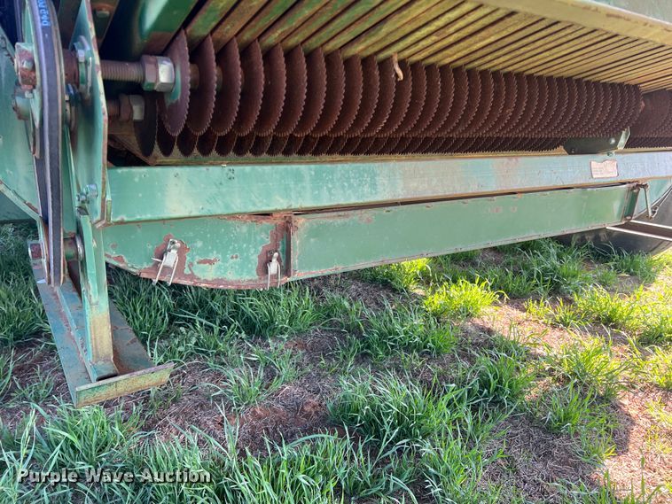 image for item DS2870 KMC  peanut combine