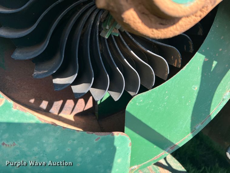 image for item DS2870 KMC  peanut combine