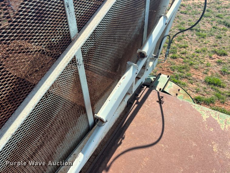 image for item DS2870 KMC  peanut combine