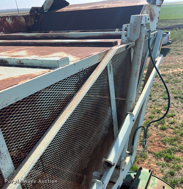 image for item DS2870 KMC  peanut combine