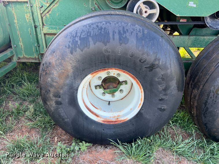 image for item DS2870 KMC  peanut combine