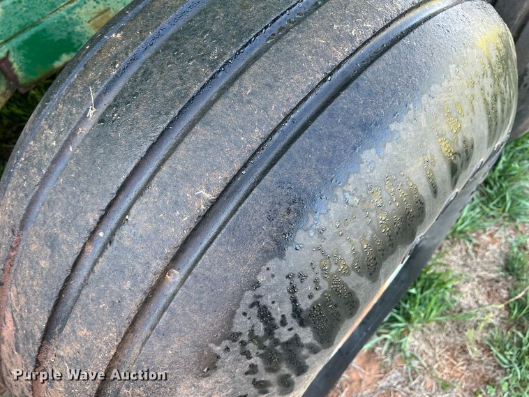 image for item DS2870 KMC  peanut combine