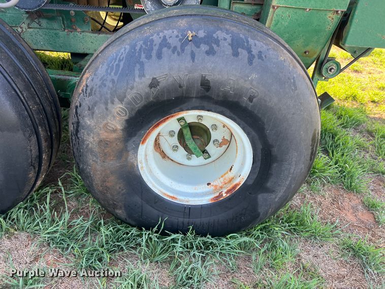 image for item DS2870 KMC  peanut combine