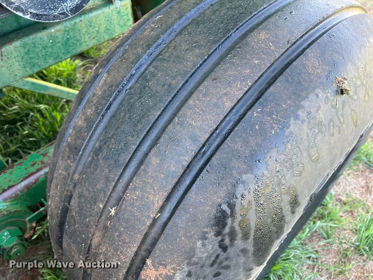 image for item DS2870 KMC  peanut combine