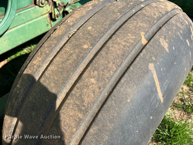 image for item DS2870 KMC  peanut combine