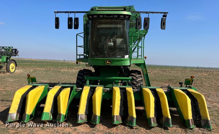 image for item DS2873 John Deere 7460  cotton stripper