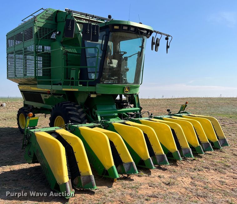 image for item DS2873 John Deere 7460  cotton stripper