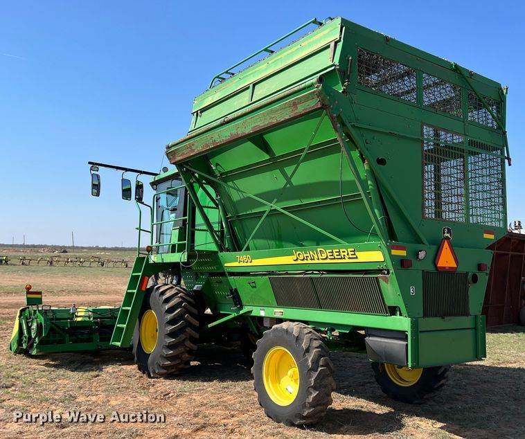 image for item DS2873 John Deere 7460  cotton stripper