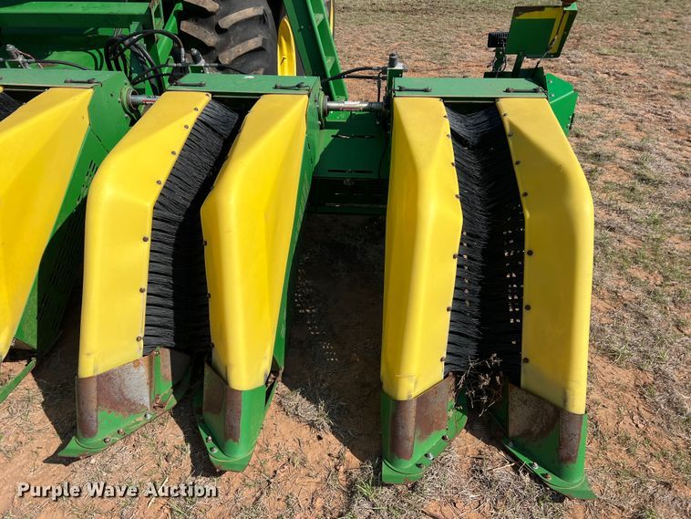 image for item DS2873 John Deere 7460  cotton stripper