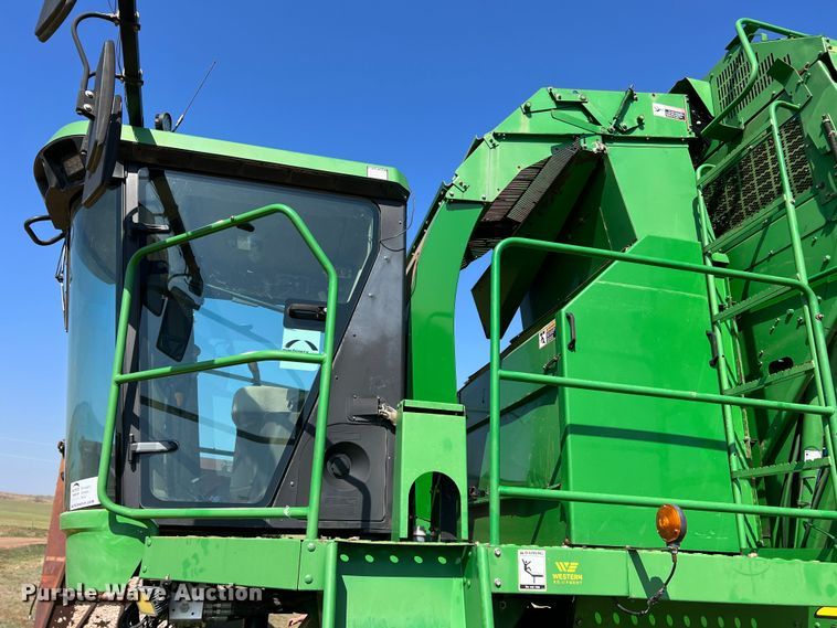 image for item DS2873 John Deere 7460  cotton stripper