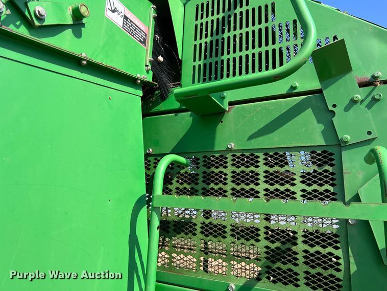 image for item DS2873 John Deere 7460  cotton stripper