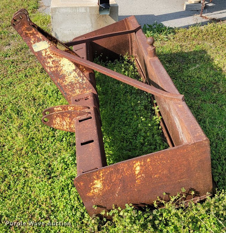 image for item HP9704 Ford 600  tractor