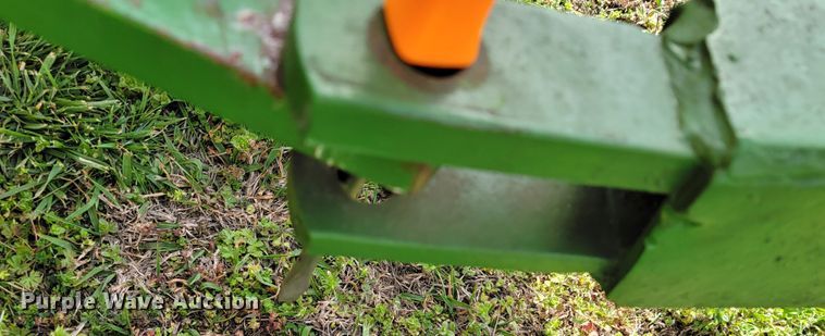 image for item HP9707 John Deere L  manure spreader