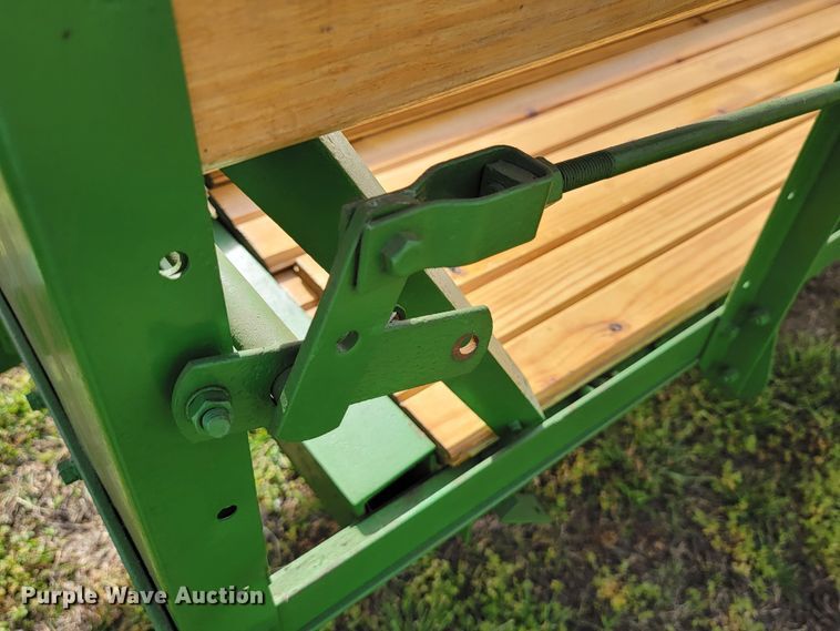 image for item HP9707 John Deere L  manure spreader