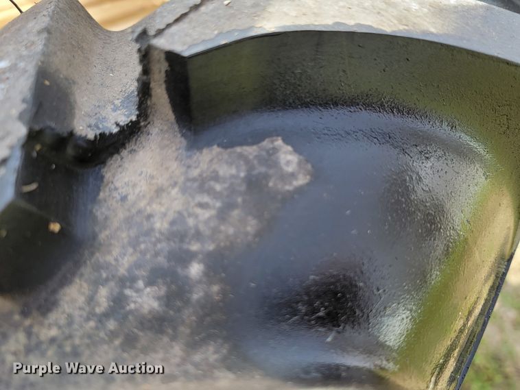 image for item HP9707 John Deere L  manure spreader