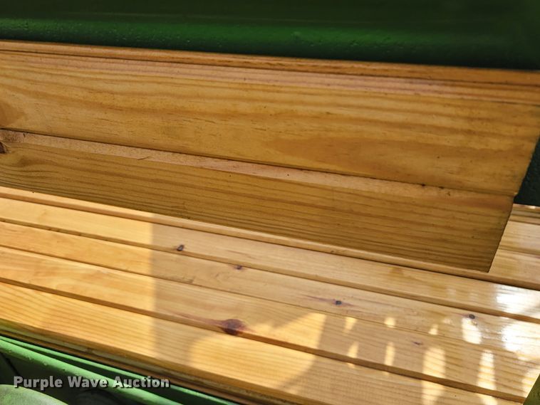 image for item HP9707 John Deere L  manure spreader