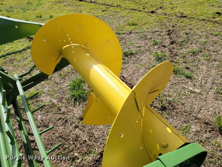 image for item HP9707 John Deere L  manure spreader