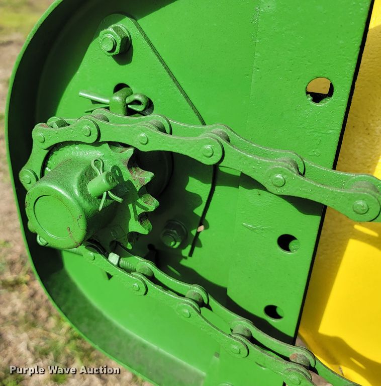 image for item HP9707 John Deere L  manure spreader