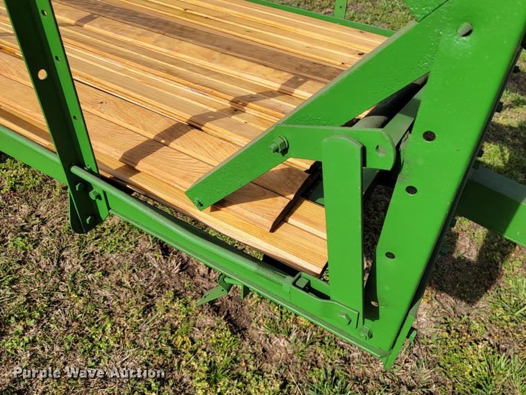 image for item HP9707 John Deere L  manure spreader