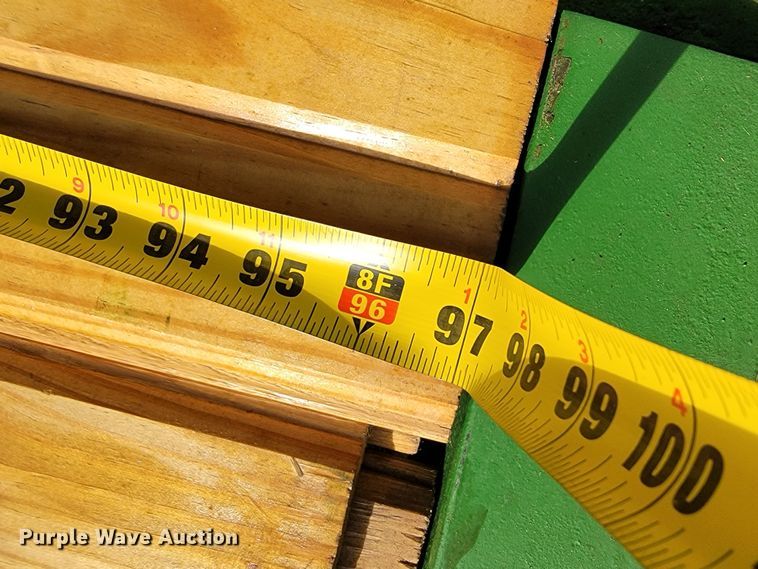 image for item HP9707 John Deere L  manure spreader