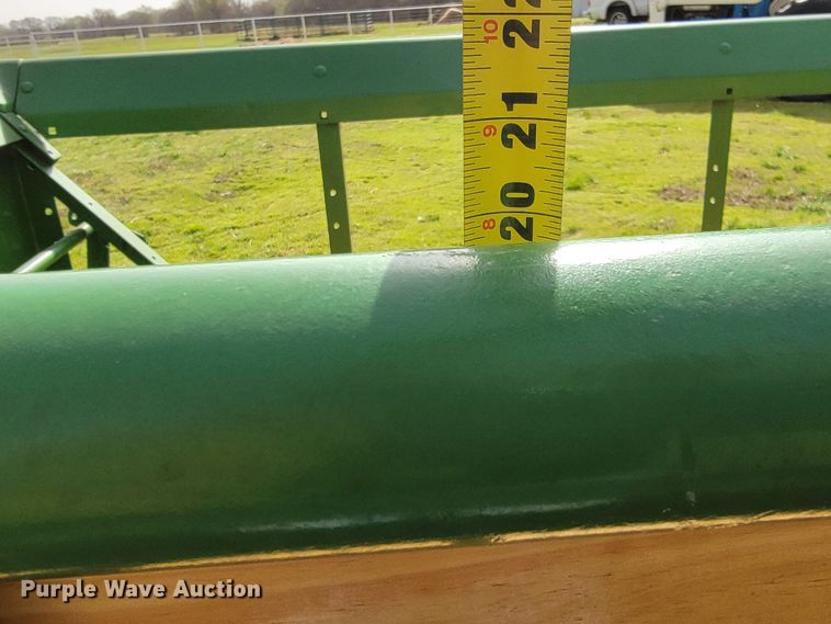 image for item HP9707 John Deere L  manure spreader