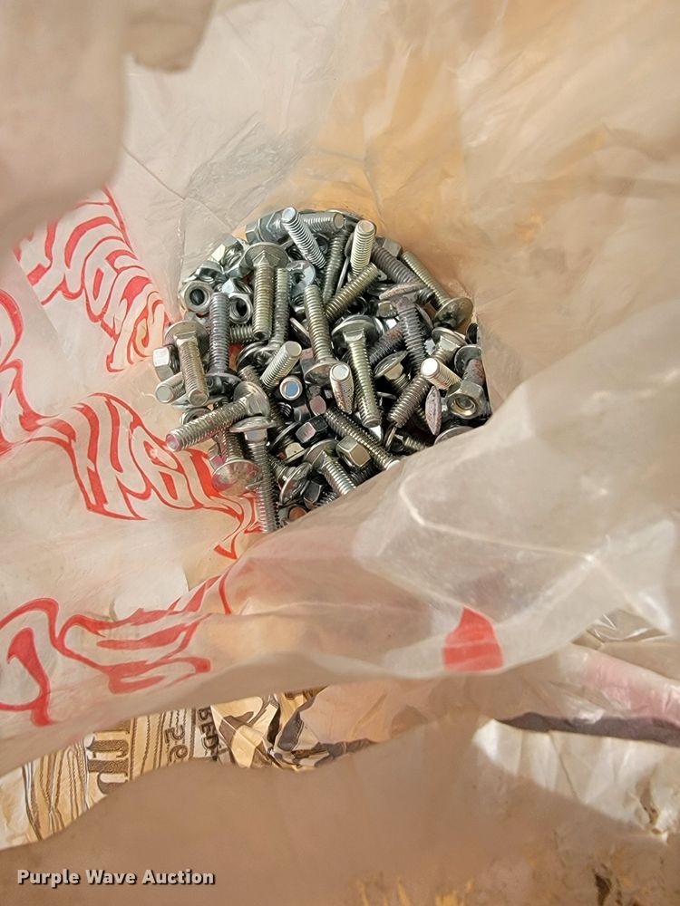 image for item HP9707 John Deere L  manure spreader