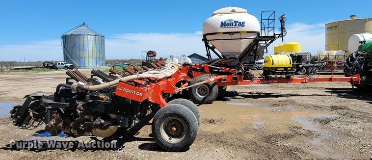 image for item HP9712 Kuhn Krause Gladiator 1200  strip-till