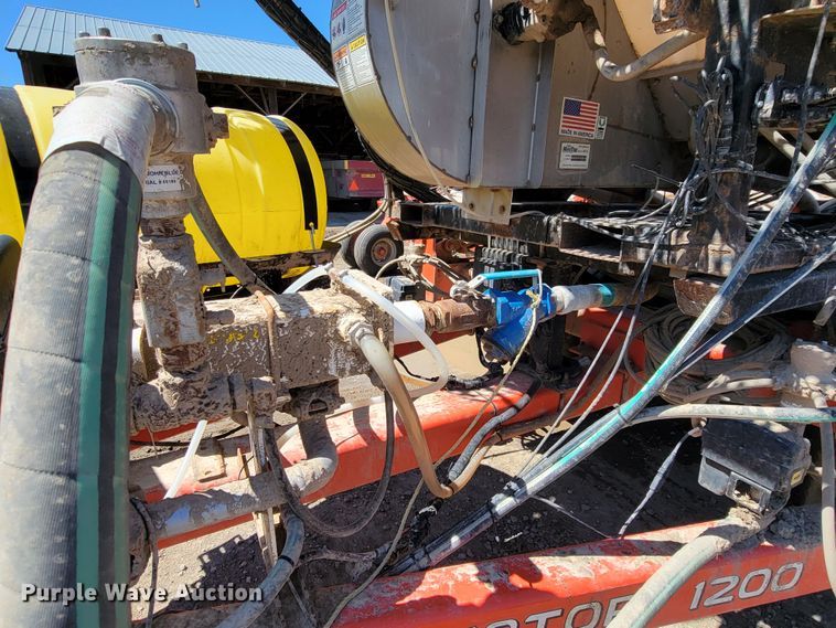 image for item HP9712 Kuhn Krause Gladiator 1200  strip-till