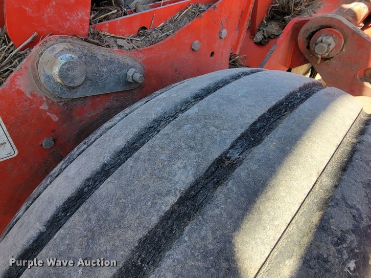 image for item HP9712 Kuhn Krause Gladiator 1200  strip-till