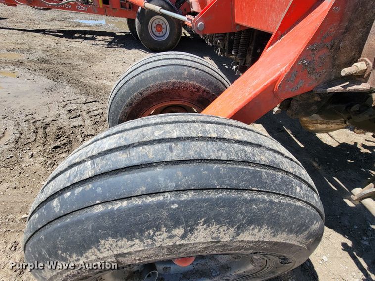 image for item HP9712 Kuhn Krause Gladiator 1200  strip-till