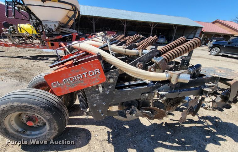 image for item HP9712 Kuhn Krause Gladiator 1200  strip-till