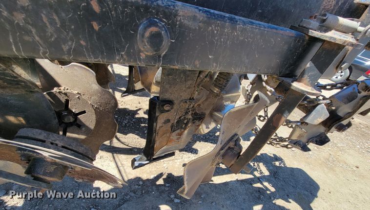 image for item HP9712 Kuhn Krause Gladiator 1200  strip-till