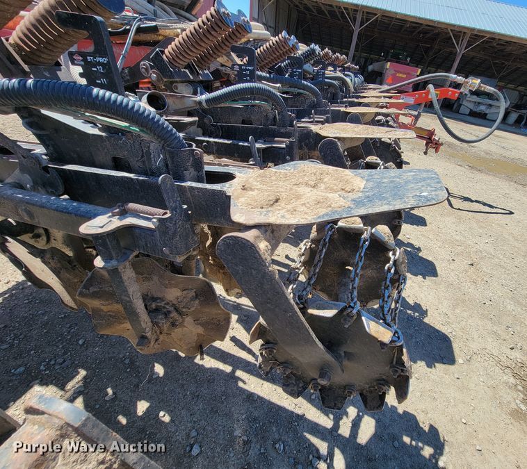 image for item HP9712 Kuhn Krause Gladiator 1200  strip-till