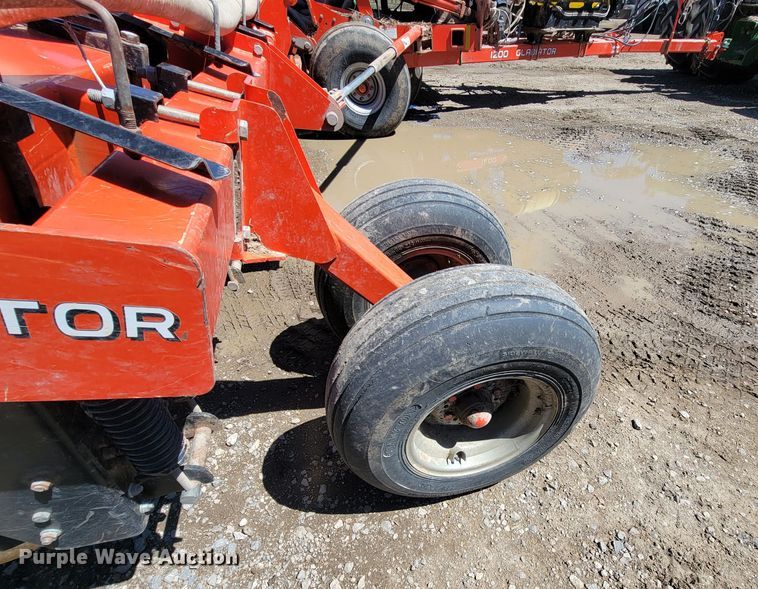 image for item HP9712 Kuhn Krause Gladiator 1200  strip-till