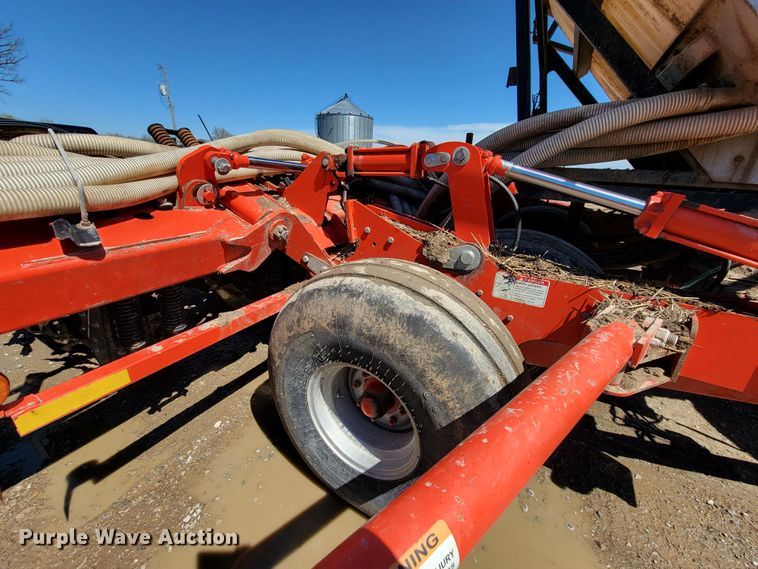 image for item HP9712 Kuhn Krause Gladiator 1200  strip-till