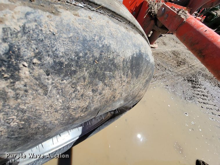 image for item HP9712 Kuhn Krause Gladiator 1200  strip-till