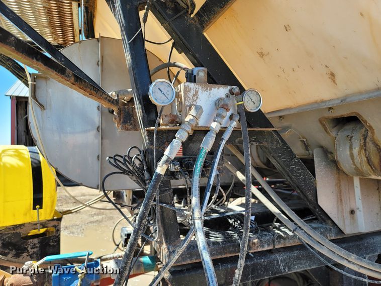 image for item HP9712 Kuhn Krause Gladiator 1200  strip-till